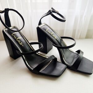 Lulu's 8.5 Mabie Black Ankle Strap High Heel Sandals
